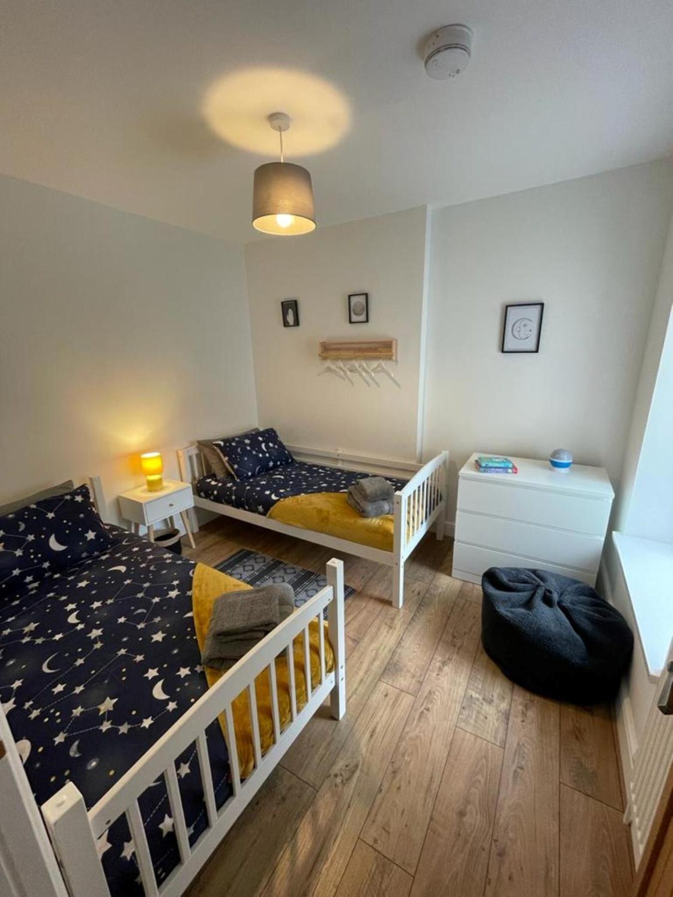 Casa One Hundred - A Beautiful 4 Bed House On The Beach Front Swansea Luaran gambar