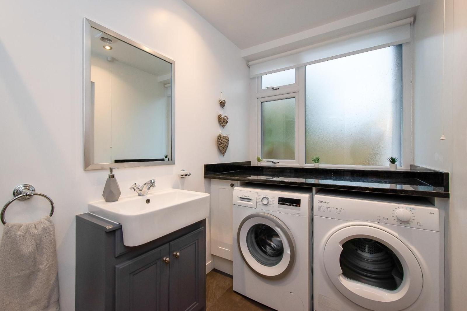 Casa One Hundred - A Beautiful 4 Bed House On The Beach Front Swansea Luaran gambar