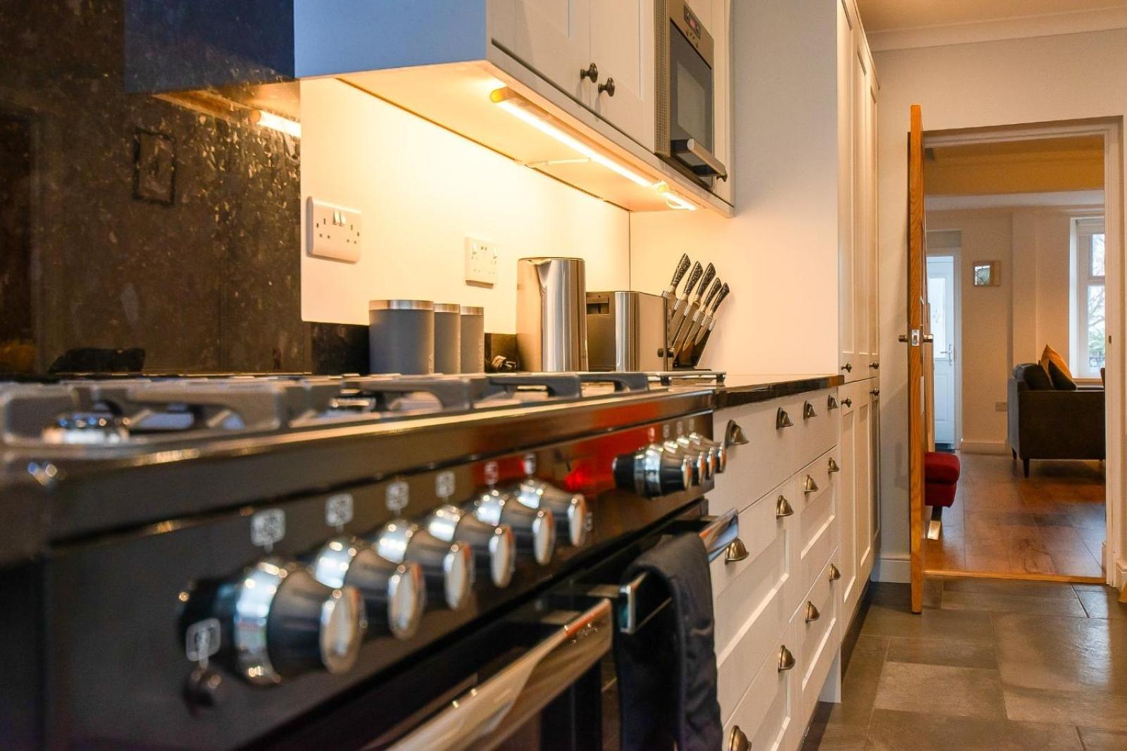 Casa One Hundred - A Beautiful 4 Bed House On The Beach Front Swansea Luaran gambar